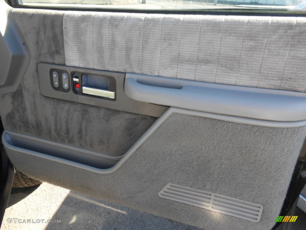1993 C/K K1500 Regular Cab 4x4 - Black / Gray photo #22