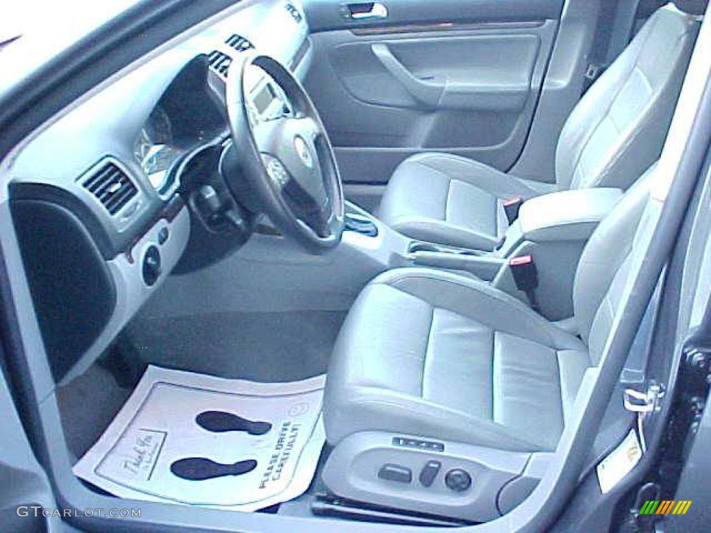2005 Jetta 2.5 Sedan - Platinum Grey Metallic / Light Grey photo #8