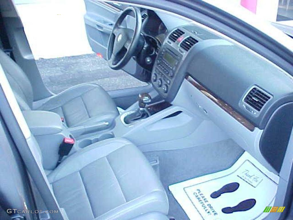 2005 Jetta 2.5 Sedan - Platinum Grey Metallic / Light Grey photo #11