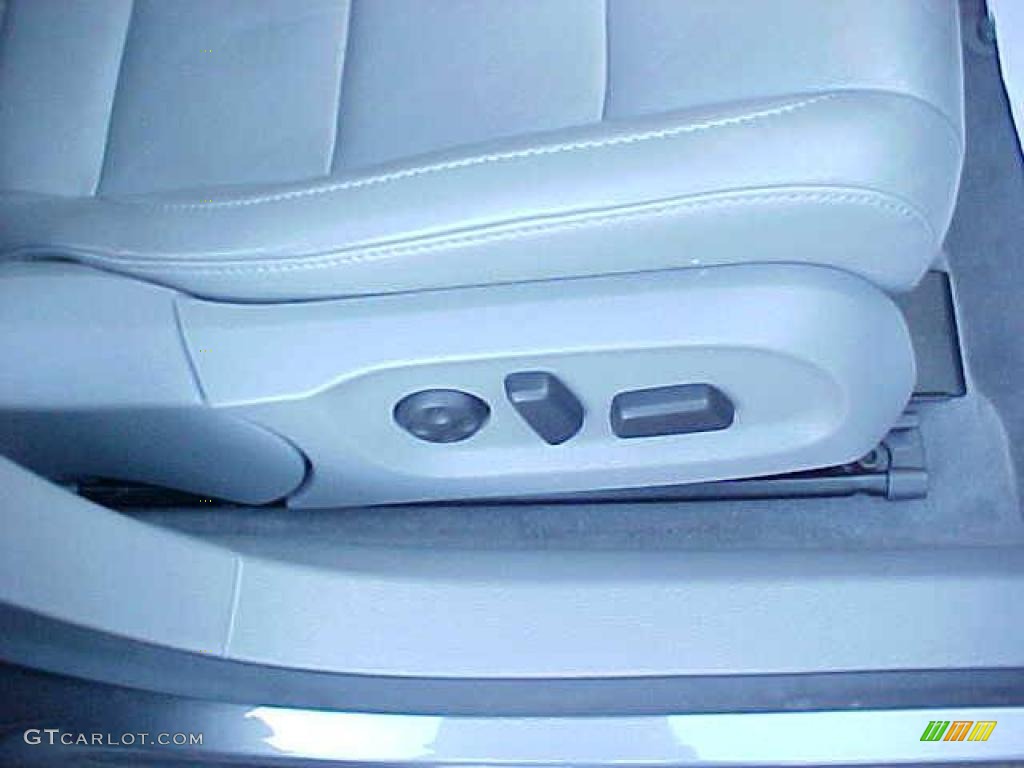 2005 Jetta 2.5 Sedan - Platinum Grey Metallic / Light Grey photo #14