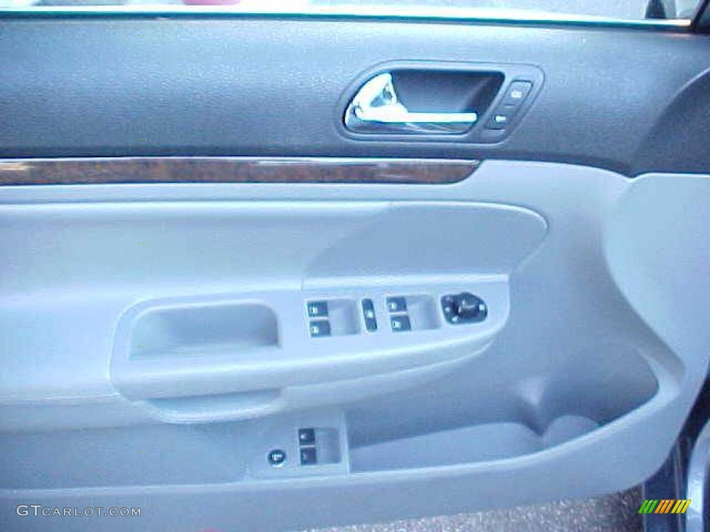 2005 Jetta 2.5 Sedan - Platinum Grey Metallic / Light Grey photo #15
