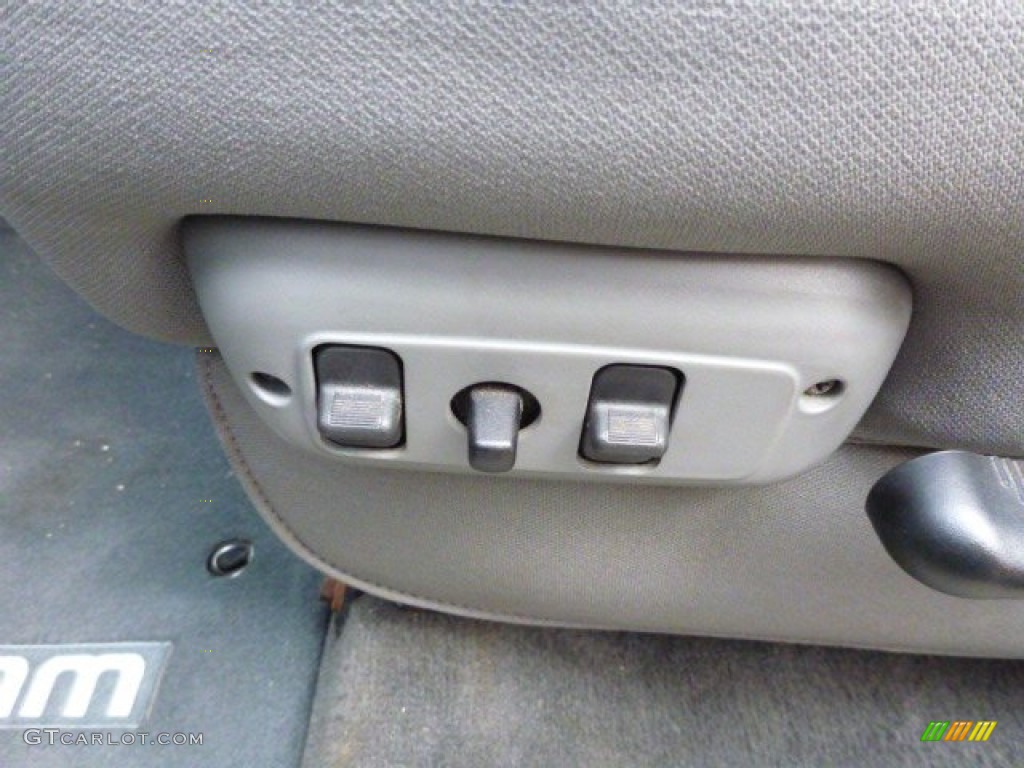 2007 Dodge Ram 2500 ST Quad Cab 4x4 Controls Photo #82208481