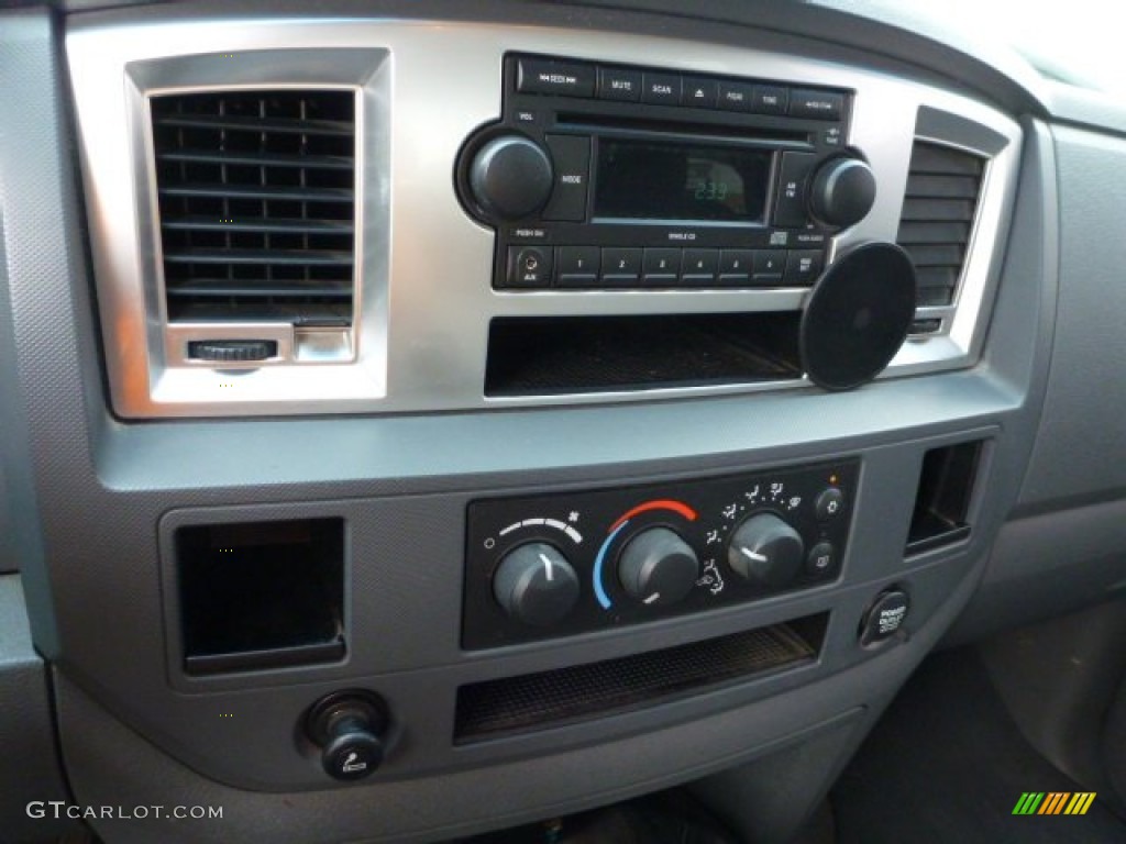 2007 Dodge Ram 2500 ST Quad Cab 4x4 Controls Photo #82208547