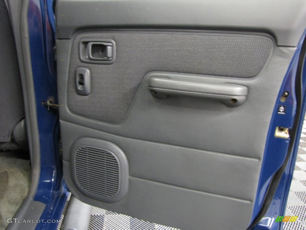 2002 Frontier XE Crew Cab 4x4 - Electric Blue Metallic / Charcoal photo #14