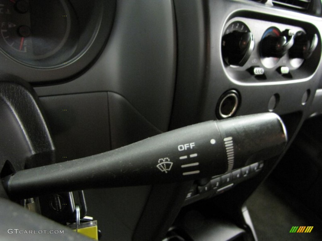 2002 Frontier XE Crew Cab 4x4 - Electric Blue Metallic / Charcoal photo #18