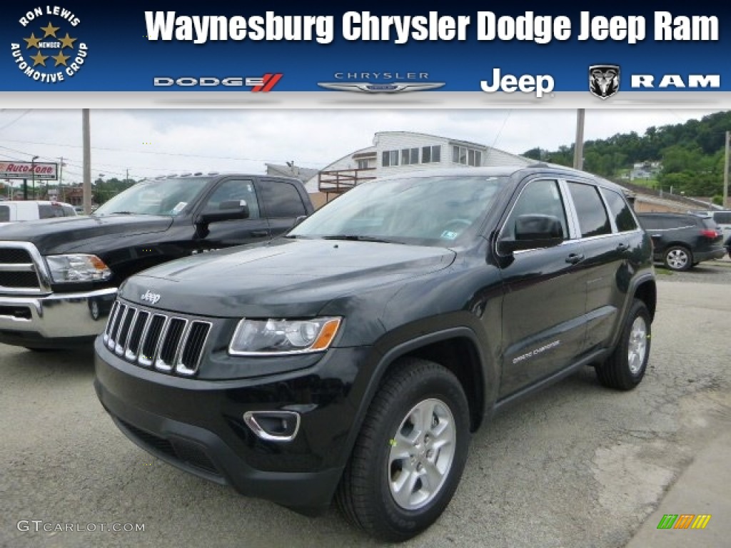 2014 Grand Cherokee Laredo 4x4 - Black Forest Green Pearl / New Zealand Black/Light Frost photo #1