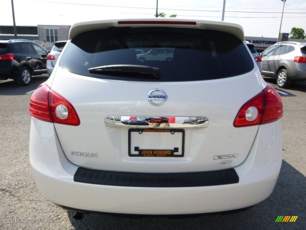 2013 Rogue S Special Edition AWD - Pearl White / Black photo #4