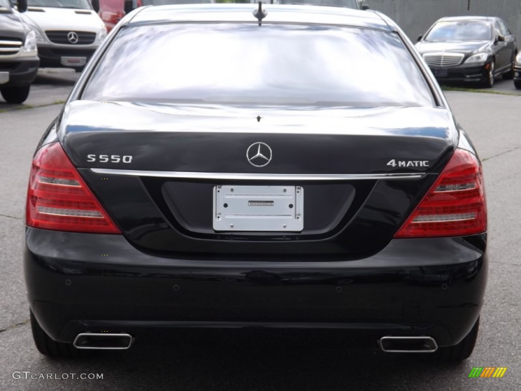 2013 S 550 4Matic Sedan - Black / Black photo #4