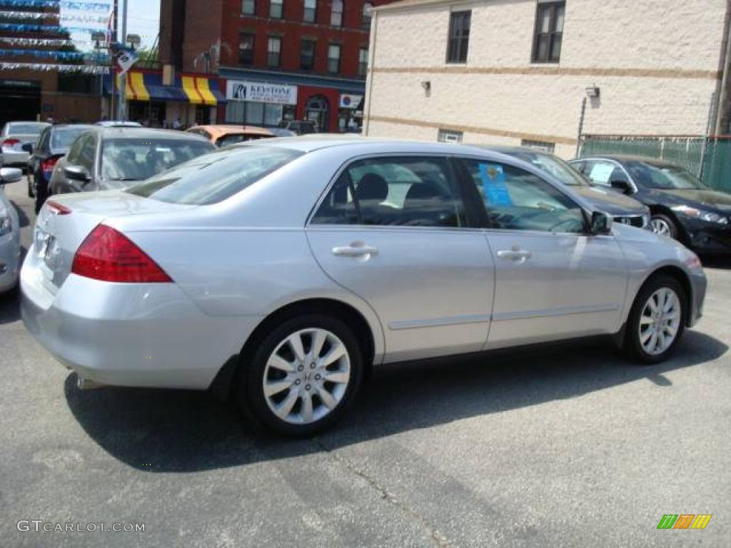 2007 Accord SE V6 Sedan - Alabaster Silver Metallic / Black photo #5