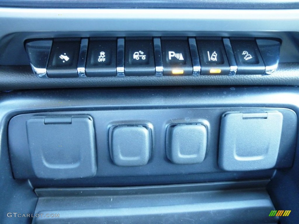2014 GMC Sierra 1500 SLT Crew Cab 4x4 Controls Photo #82217164