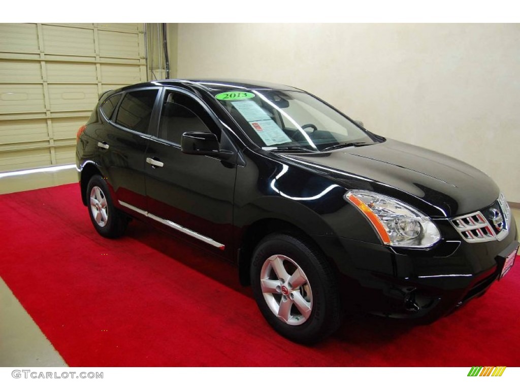 Super Black Nissan Rogue