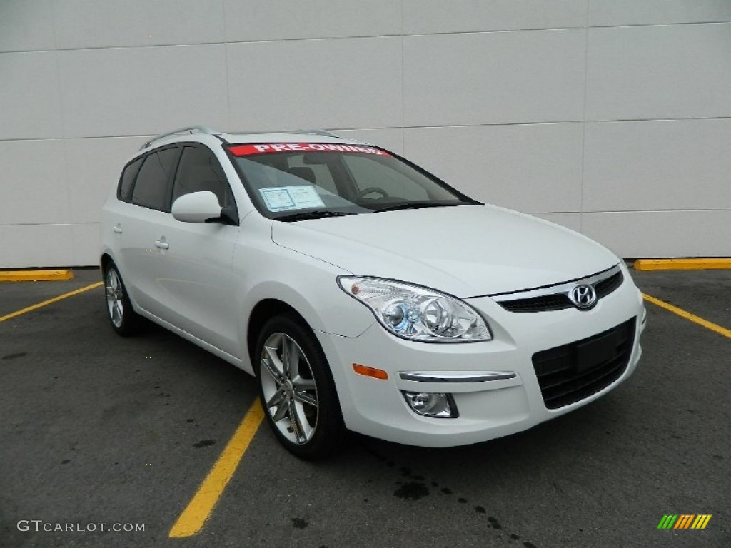 2011 Elantra Touring SE - Polar White / Beige photo #1