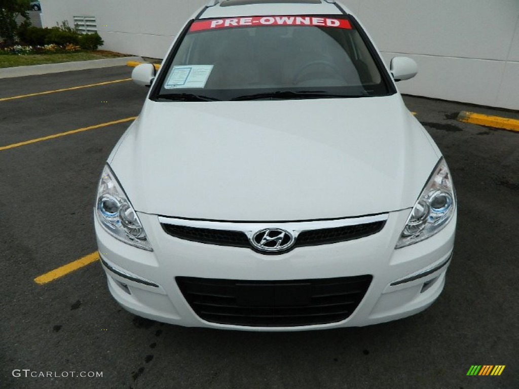 2011 Elantra Touring SE - Polar White / Beige photo #2