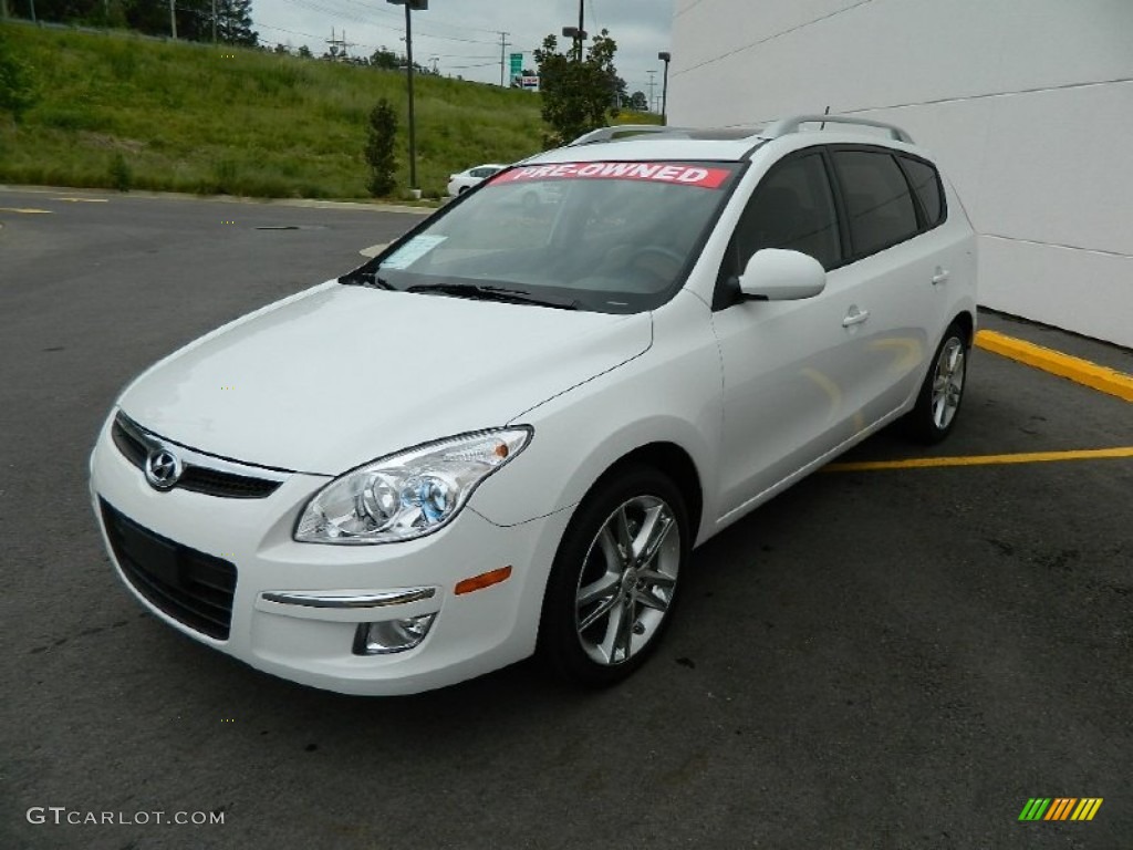 2011 Elantra Touring SE - Polar White / Beige photo #3