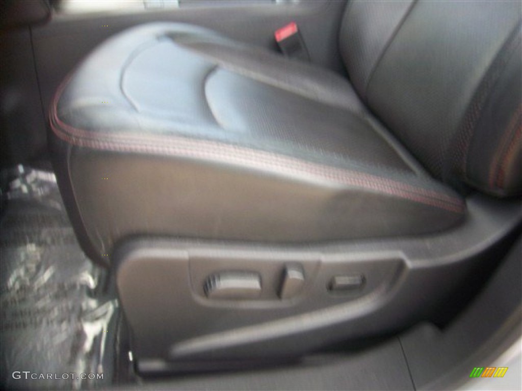 2011 Rogue SL - Silver Ice Metallic / Black photo #11