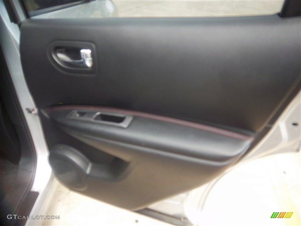 2011 Rogue SL - Silver Ice Metallic / Black photo #15