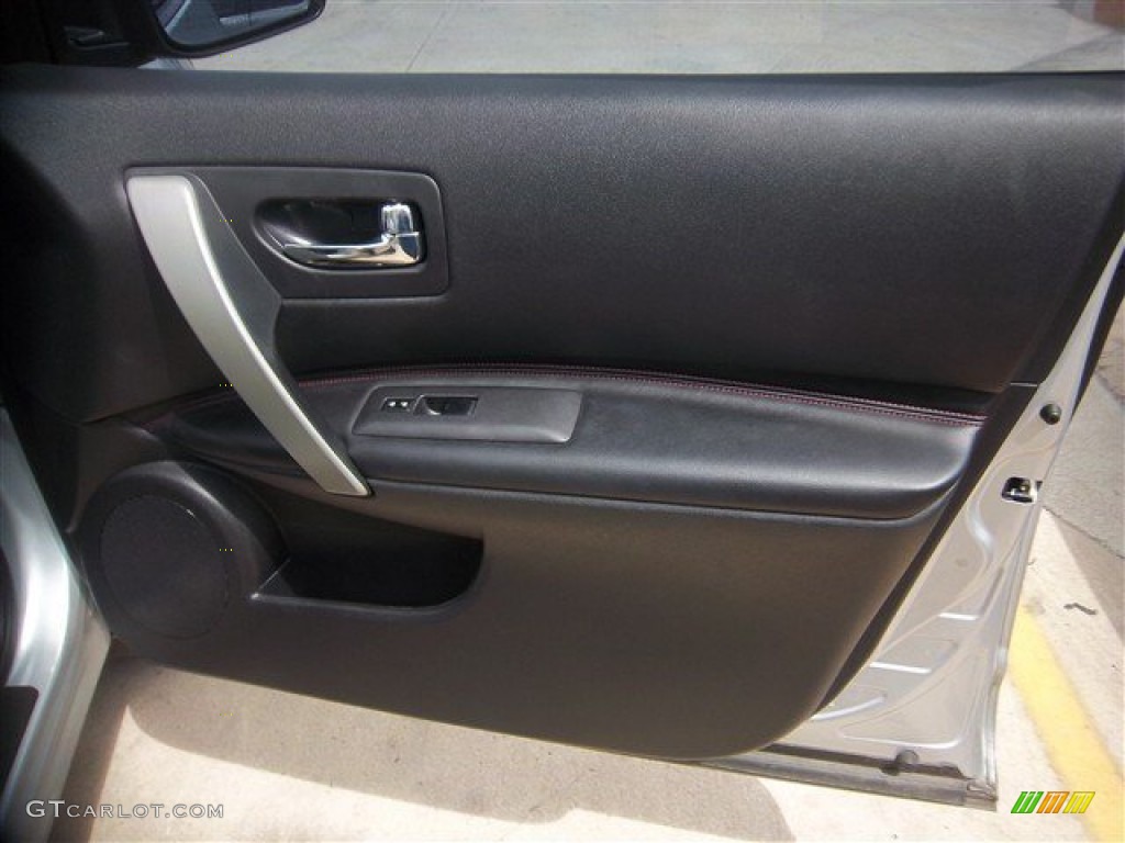 2011 Rogue SL - Silver Ice Metallic / Black photo #17