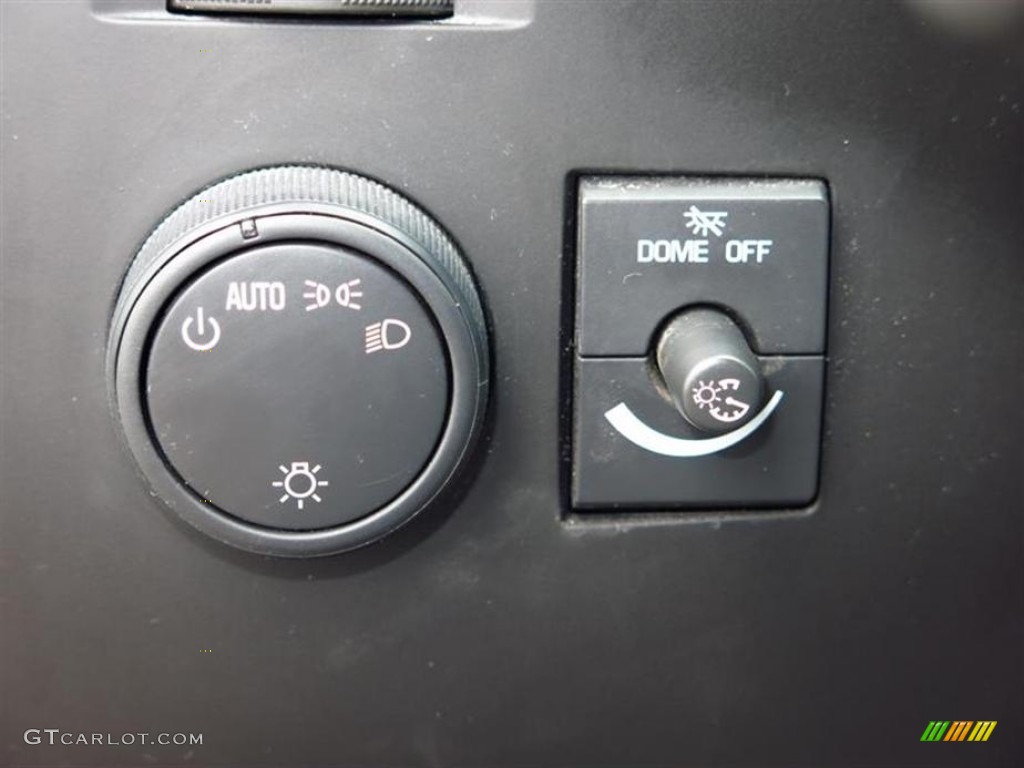 2009 Chevrolet Silverado 2500HD LS Crew Cab Controls Photo #82220535