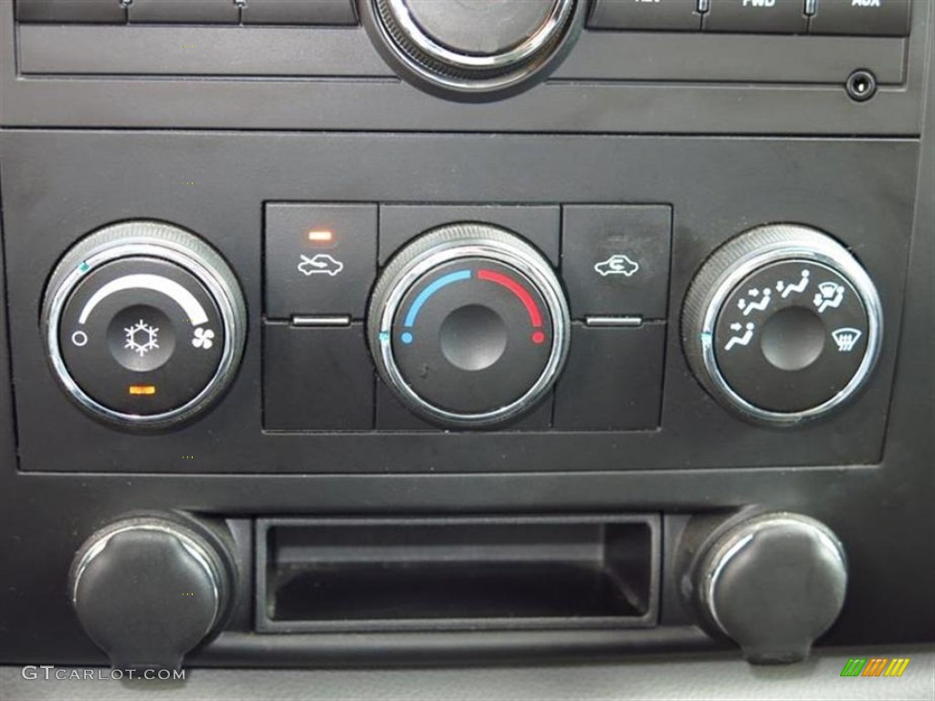 2009 Chevrolet Silverado 2500HD LS Crew Cab Controls Photo #82220581