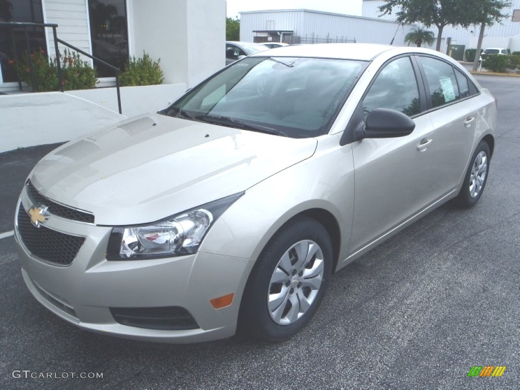 2013 Cruze LS - Champagne Silver Metallic / Jet Black/Medium Titanium photo #1