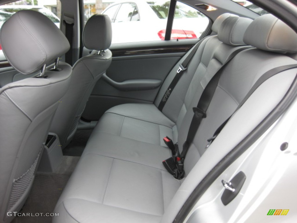 2004 BMW 3 Series 325i Sedan Rear Seat Photo #82223856