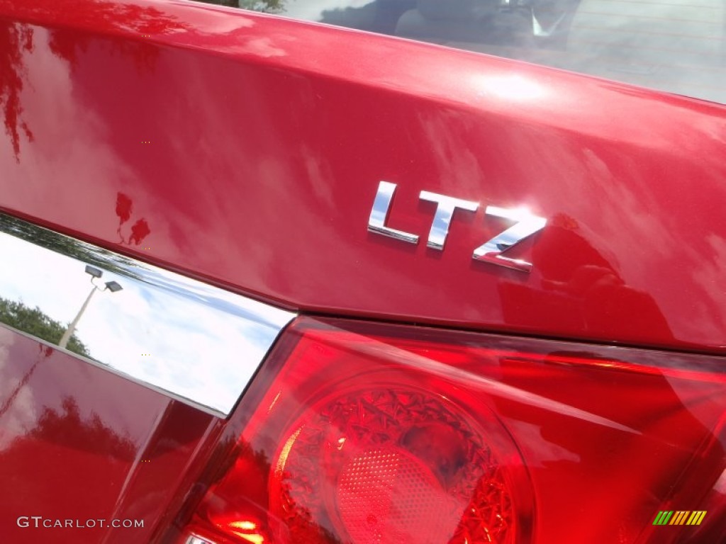 2013 Cruze LTZ - Crystal Red Metallic Tintcoat / Cocoa/Light Neutral photo #20