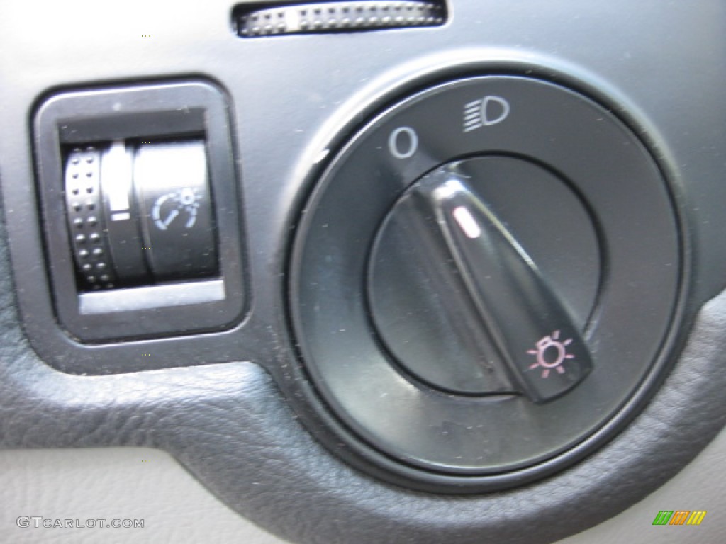 2003 Jetta GL Sedan - Platinum Grey Metallic / Grey photo #19