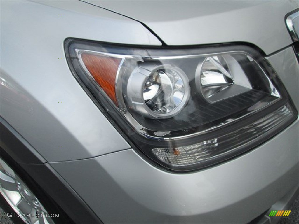 2009 Borrego LX V6 - Bright Silver / Gray photo #3
