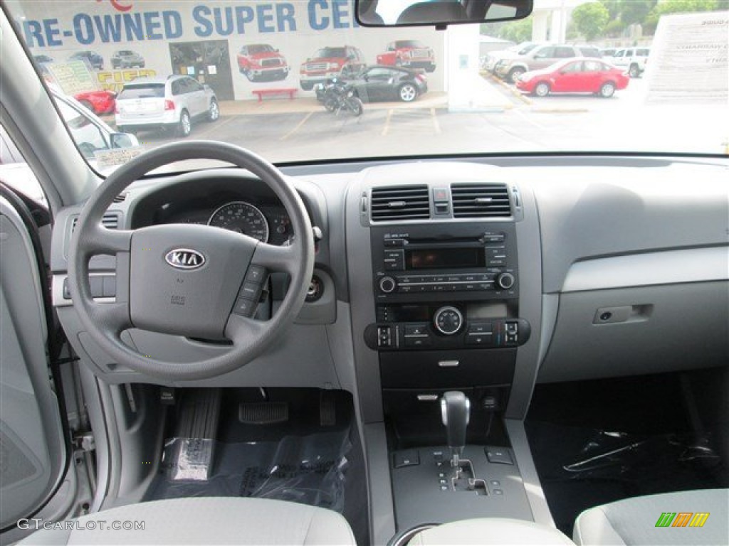 2009 Borrego LX V6 - Bright Silver / Gray photo #11