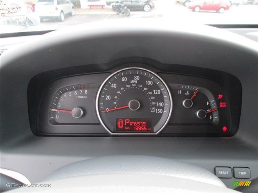 2009 Borrego LX V6 - Bright Silver / Gray photo #13