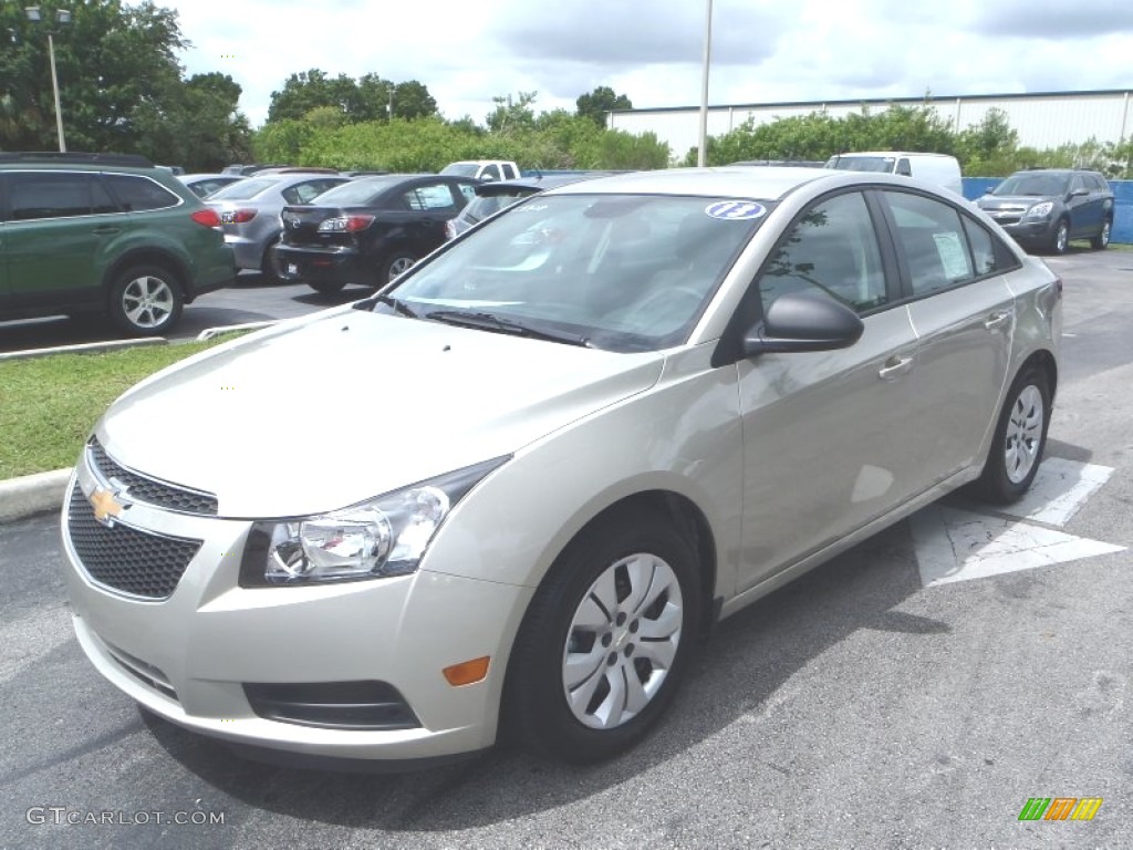 2013 Cruze LS - Champagne Silver Metallic / Jet Black/Medium Titanium photo #1
