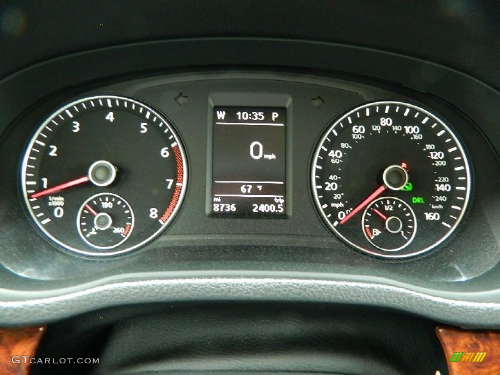 2013 Volkswagen Passat V6 SEL Gauges Photo #82226110