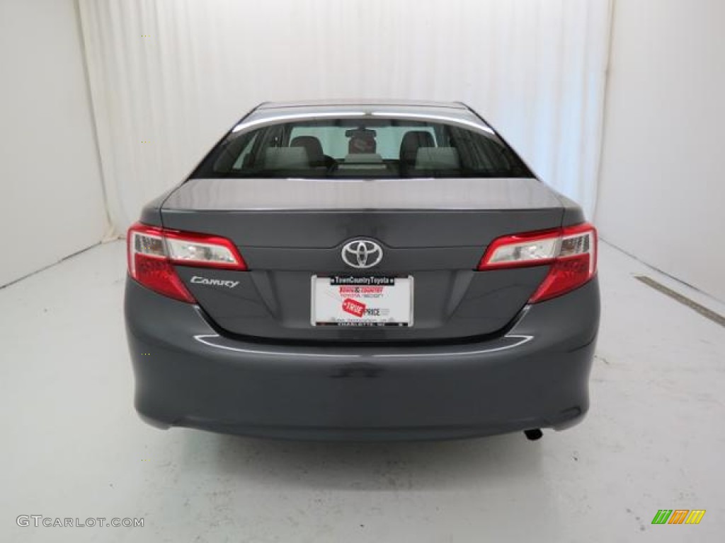 2013 Camry L - Magnetic Gray Metallic / Ash photo #15