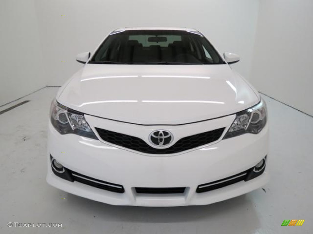 2013 Camry SE - Super White / Black photo #2