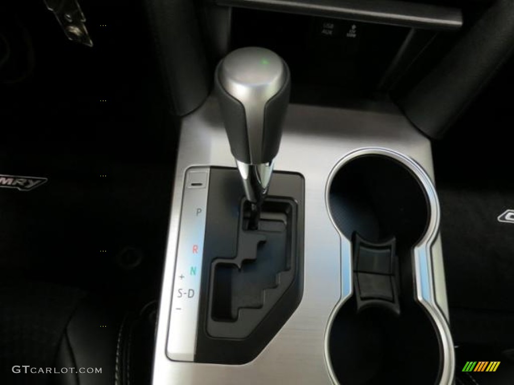 2013 Camry SE - Super White / Black photo #11