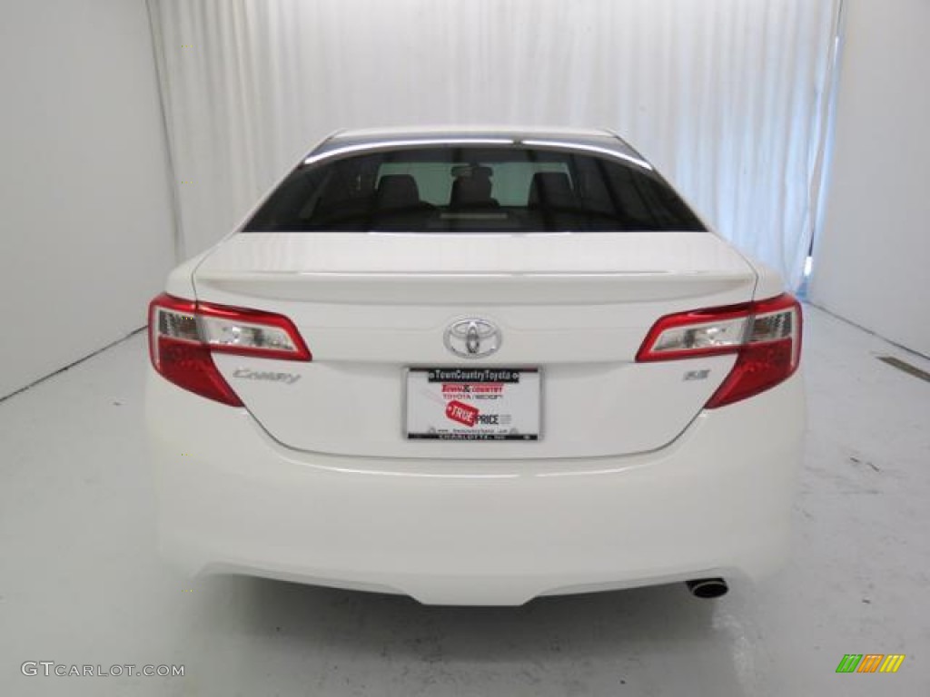 2013 Camry SE - Super White / Black photo #15