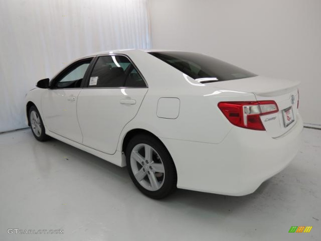 2013 Camry SE - Super White / Black photo #16