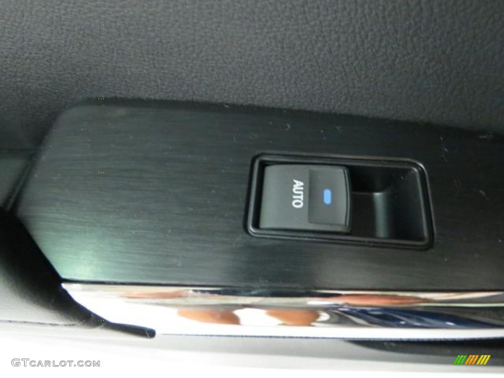 2013 Avalon Limited - Nautical Blue Metallic / Black photo #6