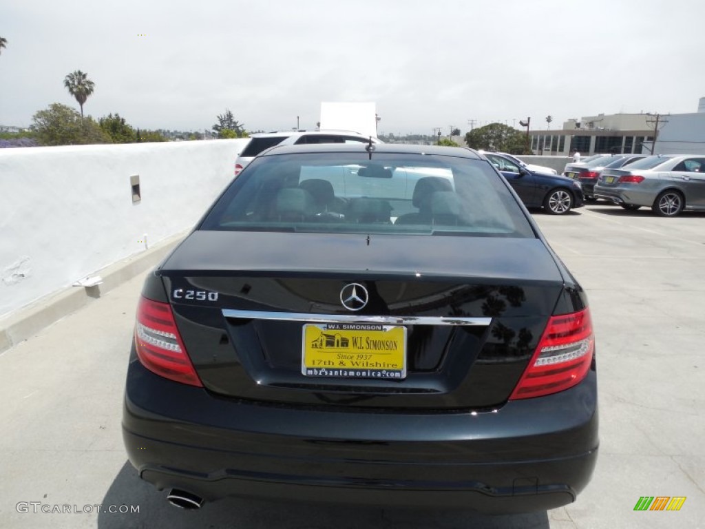 2013 C 250 Sport - Black / Black photo #5