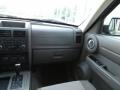 2007 Light Khaki Metallic Dodge Nitro SXT  photo #23