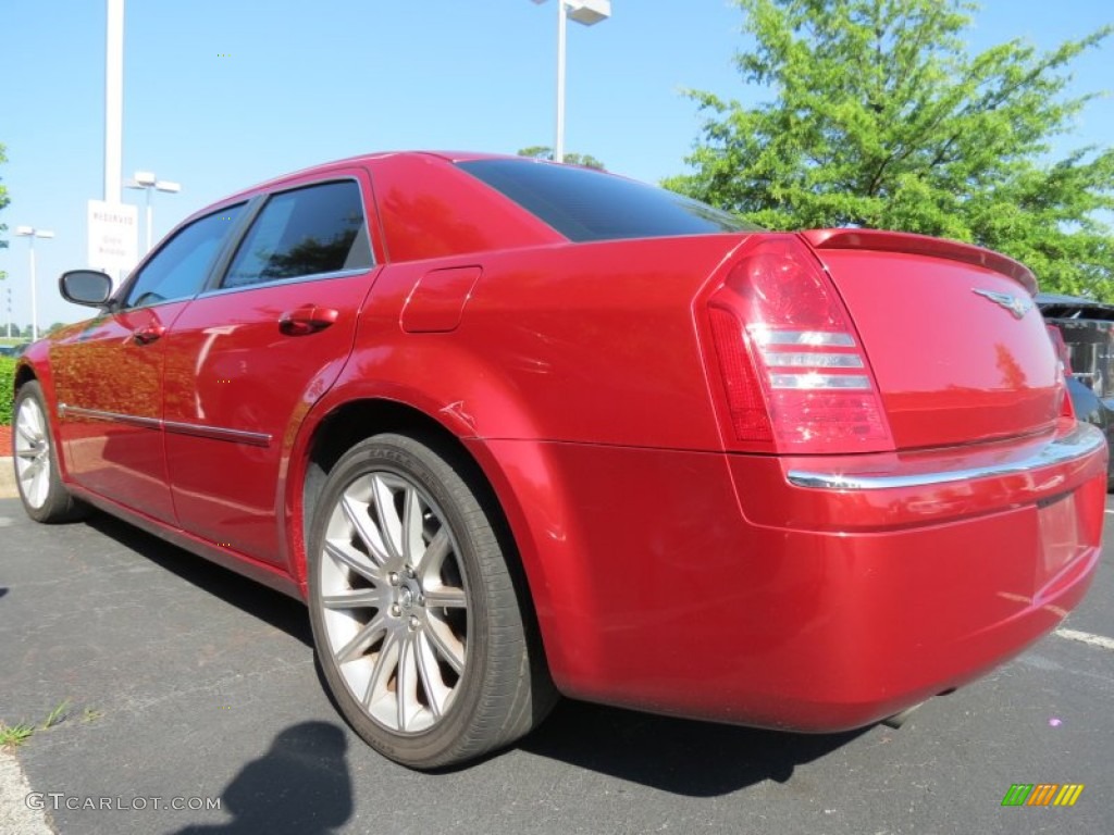 2007 300 C HEMI - Inferno Red Crystal Pearlcoat / Dark Slate Gray/Light Graystone photo #2