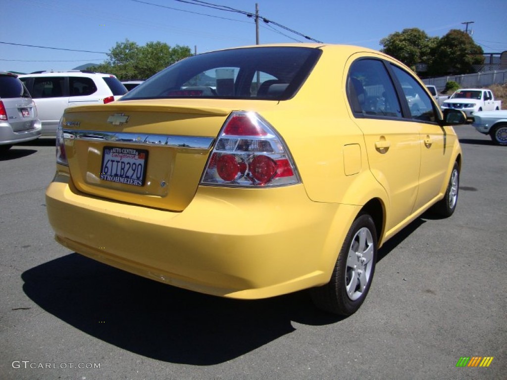 2010 Aveo LT Sedan - Summer Yellow / Charcoal photo #7