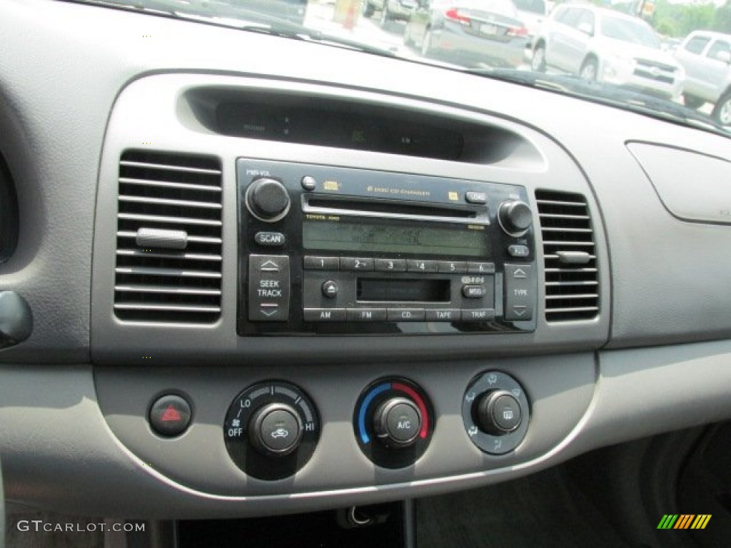 2003 Toyota Camry LE Controls Photo #82238150