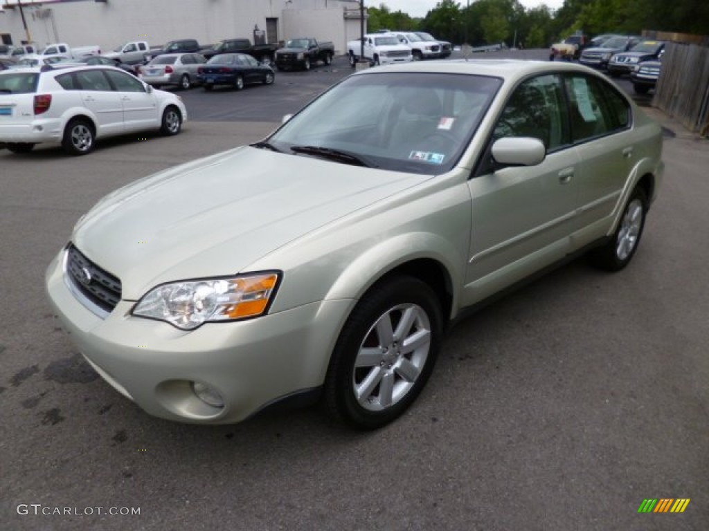 2006 Outback 2.5i Limited Sedan - Champagne Gold Opalescent / Taupe photo #3