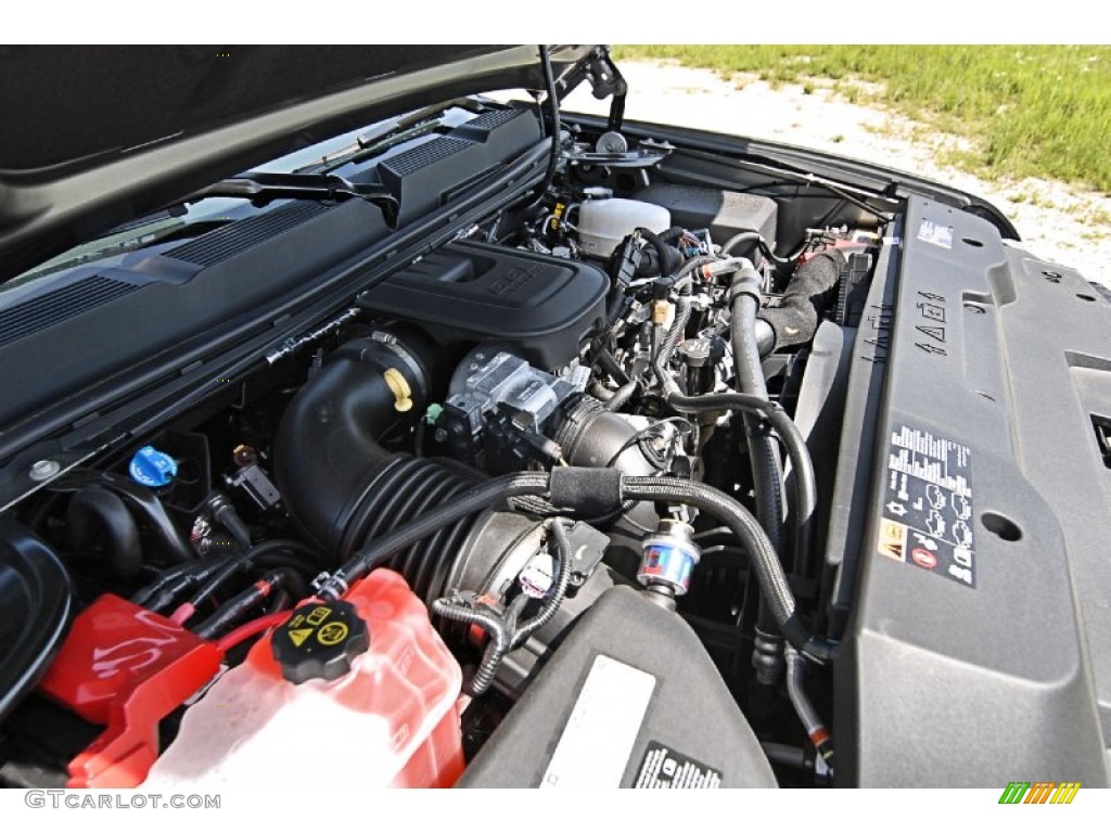 2013 Chevrolet Silverado 2500HD LTZ Crew Cab 4x4 Engine Photos