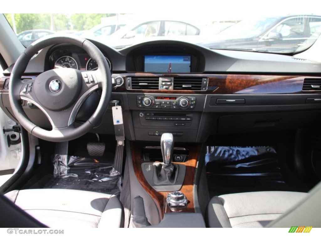 2013 3 Series 328i Coupe - Mineral White Metallic / Black photo #13
