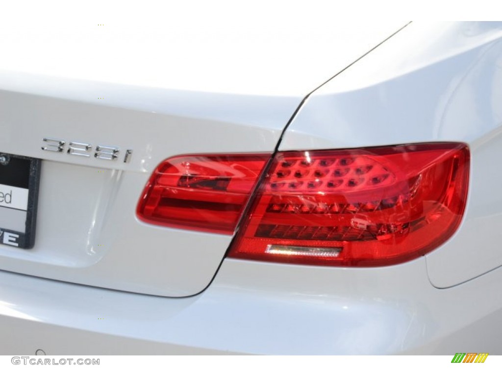 2013 3 Series 328i Coupe - Mineral White Metallic / Black photo #22