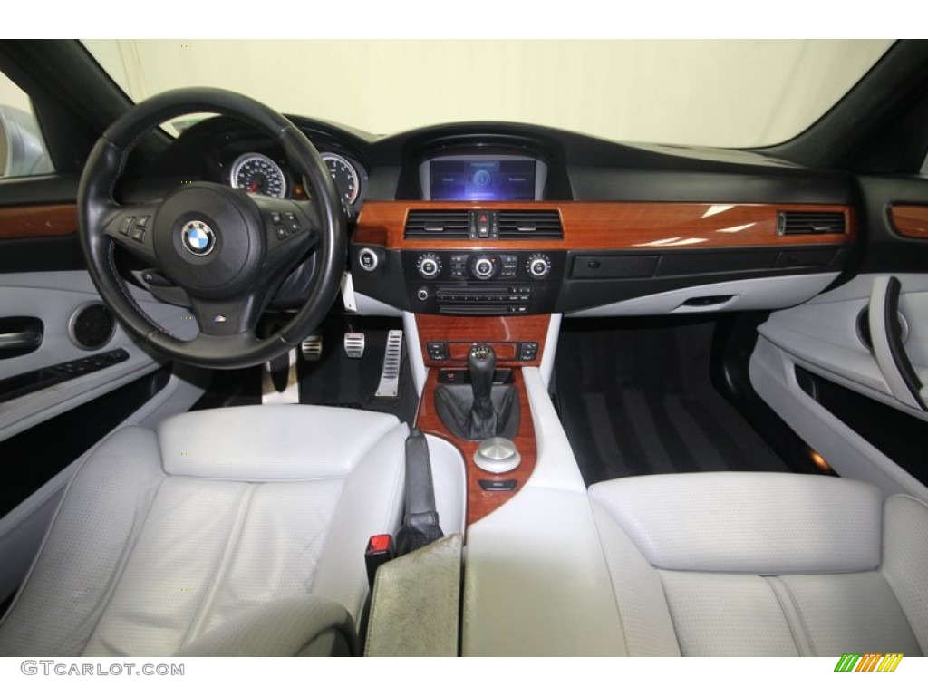 2008 BMW M5 Sedan Dashboard Photos