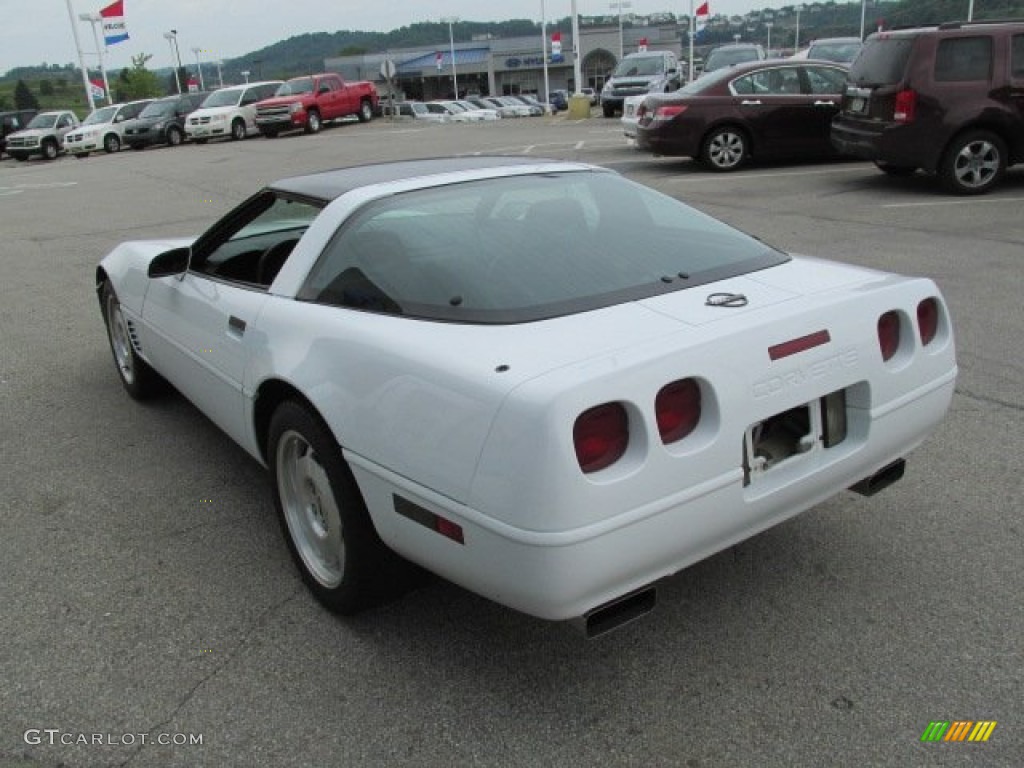 Arctic White 1995 Chevrolet Corvette Coupe Exterior Photo #82245001
