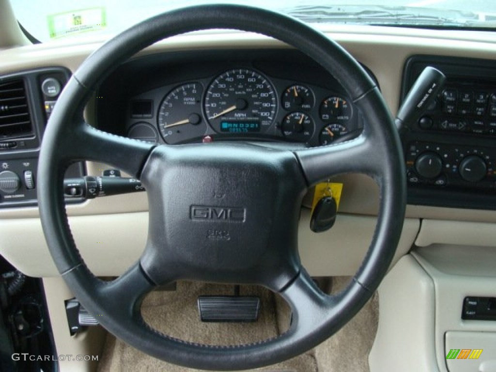 2002 GMC Yukon XL SLE Neutral/Shale Steering Wheel Photo #82246552